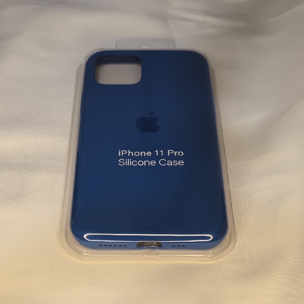 Apple iPhone 11 Pro Silicone Case - Deep Blue